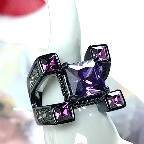 Steampunk Gothic Statement Ring - Picture 13 of 17